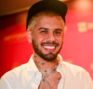 Zé Felipe se junta às filhas para comemorar aniversário das bonecas e encanta web